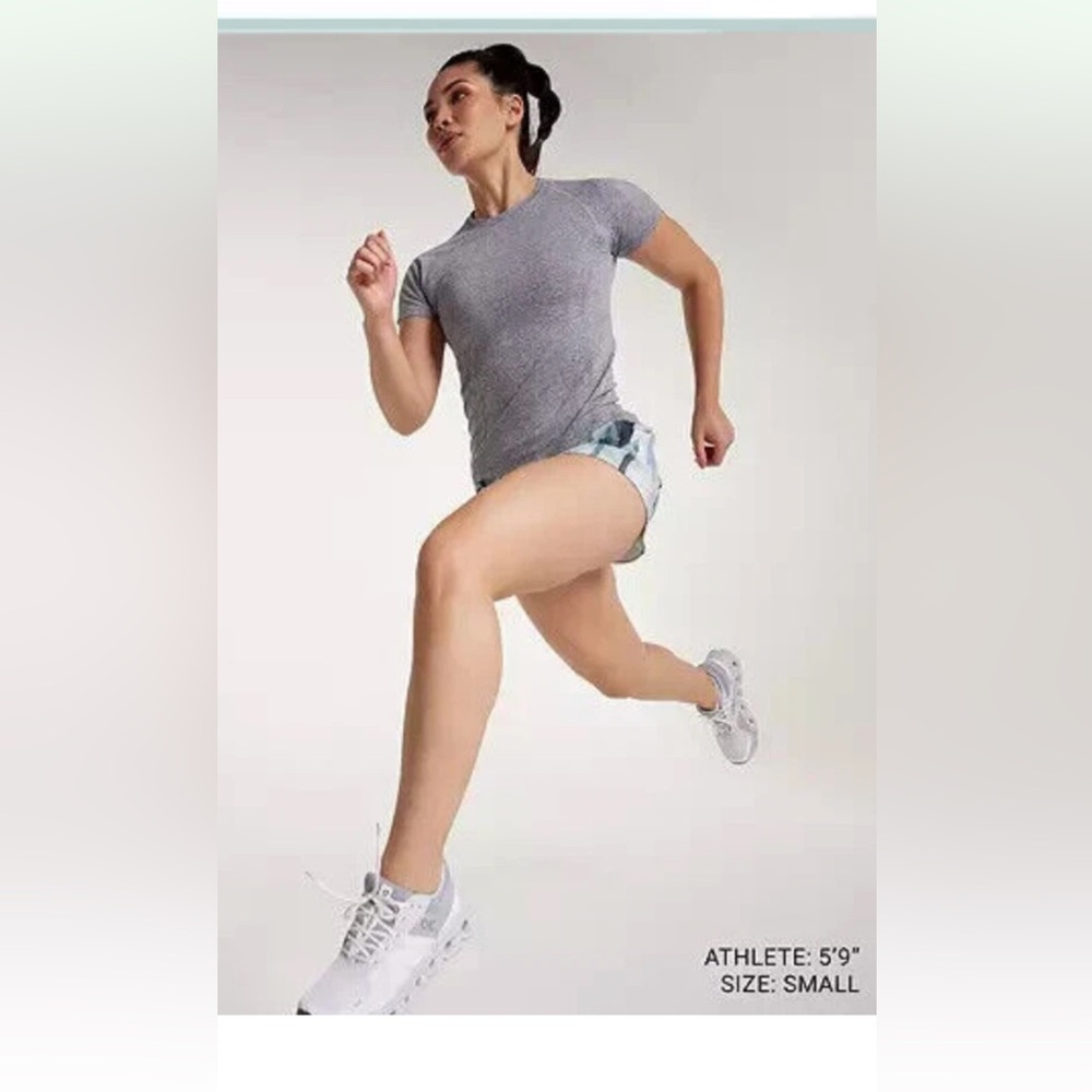 Calia by Carrie Underwood Infinity Run Short - Picture 13 of 16